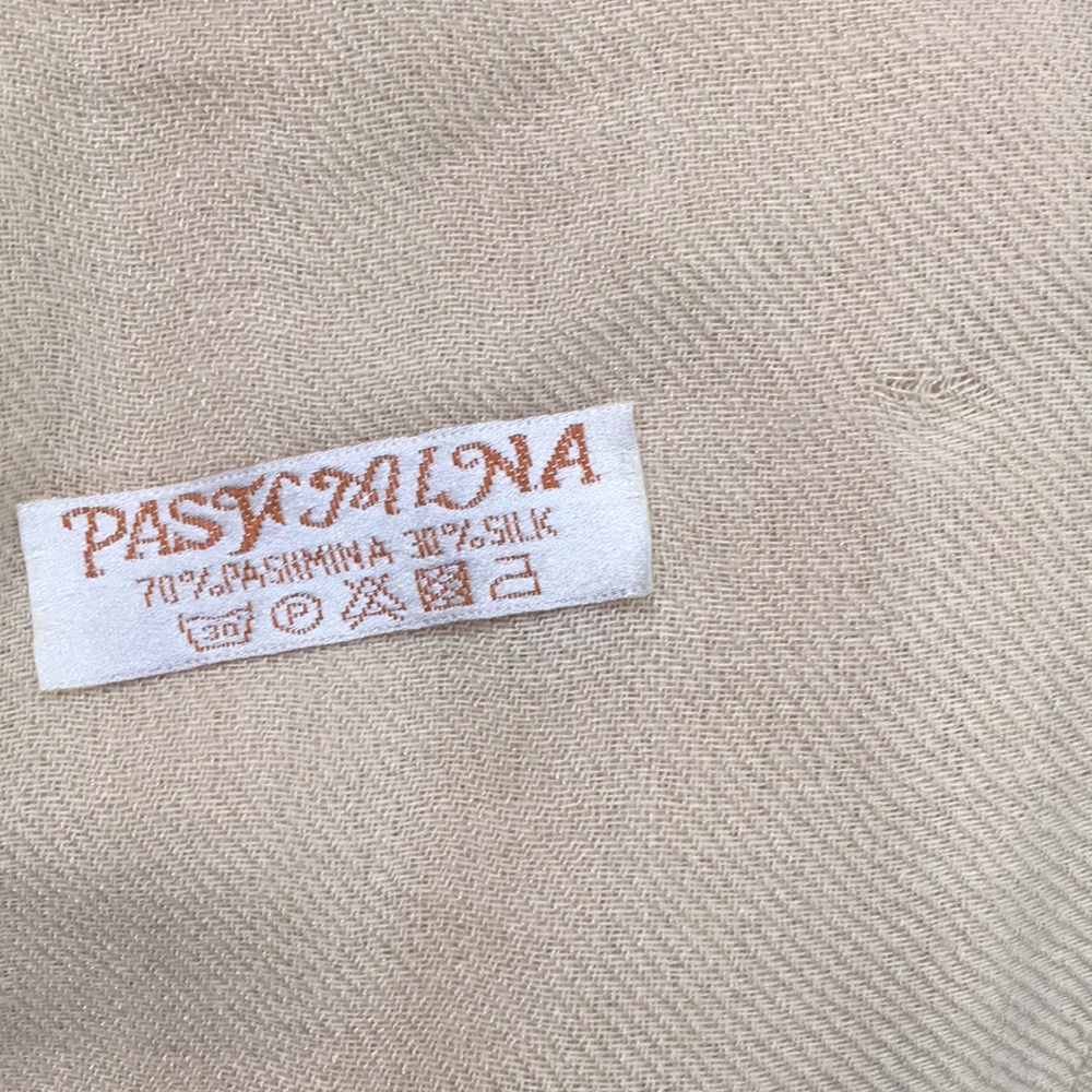 Pashmina Scarf/Shawl - Picture 3 of 4